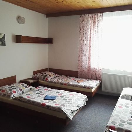 Penzion Tenis Podiebrady Zewnętrze zdjęcie