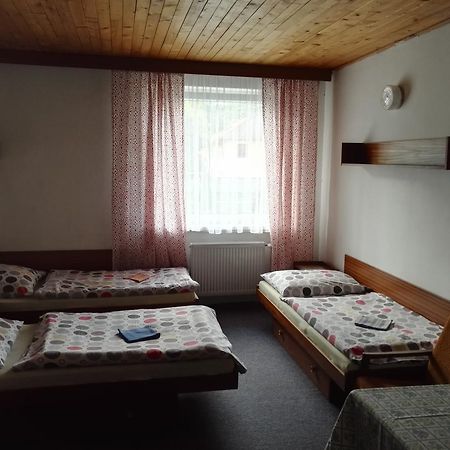 Penzion Tenis Podiebrady Zewnętrze zdjęcie