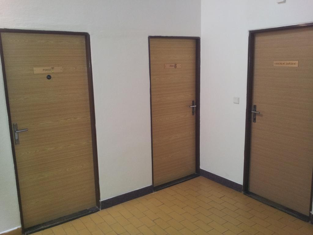Penzion Tenis Podiebrady Zewnętrze zdjęcie