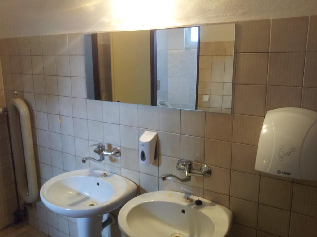 Penzion Tenis Podiebrady Zewnętrze zdjęcie