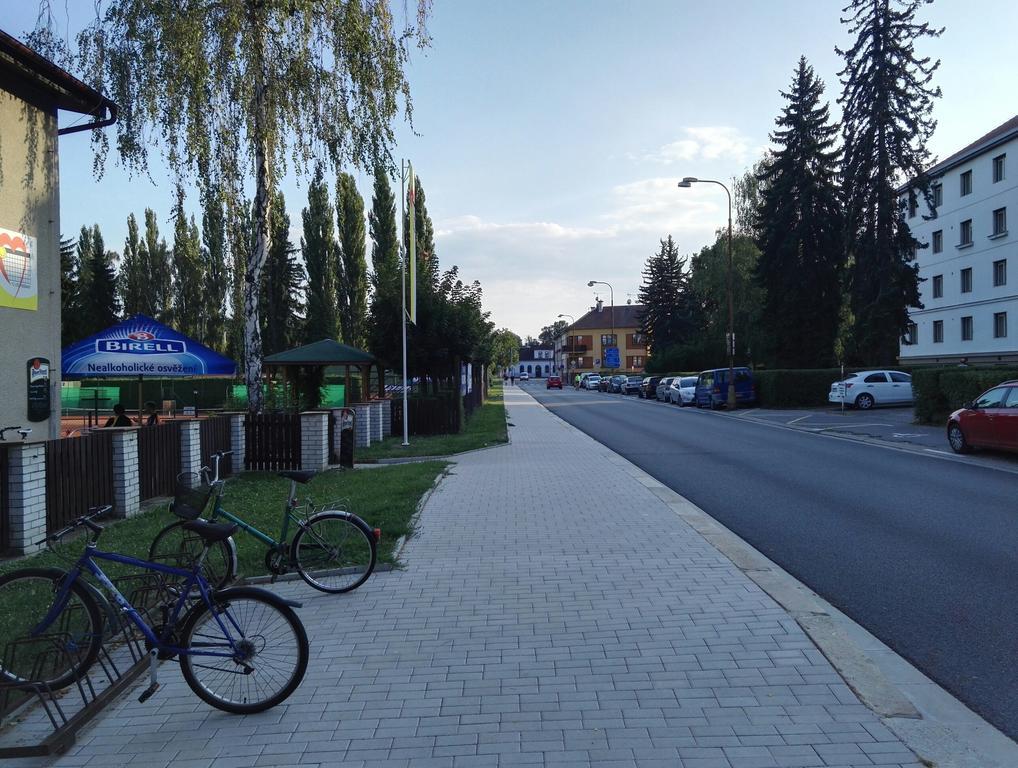 Penzion Tenis Podiebrady Zewnętrze zdjęcie