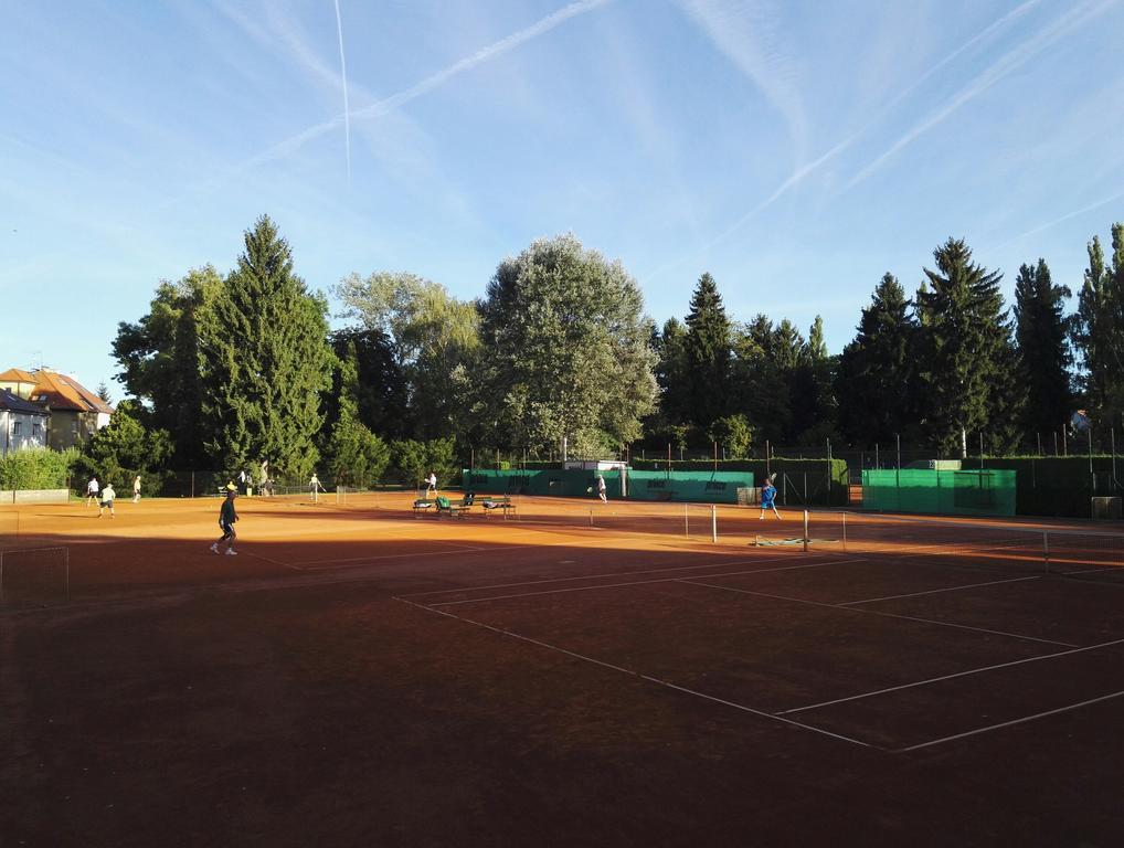 Penzion Tenis Podiebrady Zewnętrze zdjęcie