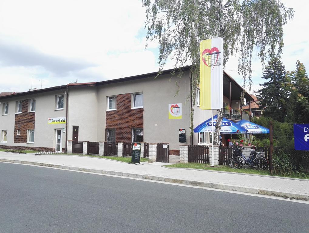 Penzion Tenis Podiebrady Zewnętrze zdjęcie